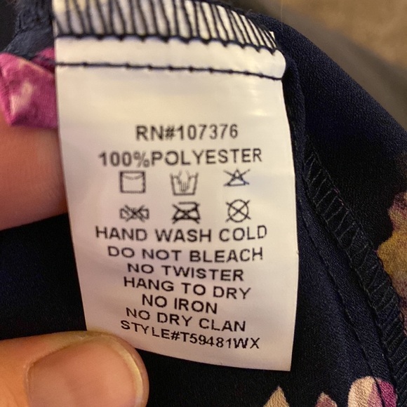 Angela Plus flower blouse - Picture 10 of 10